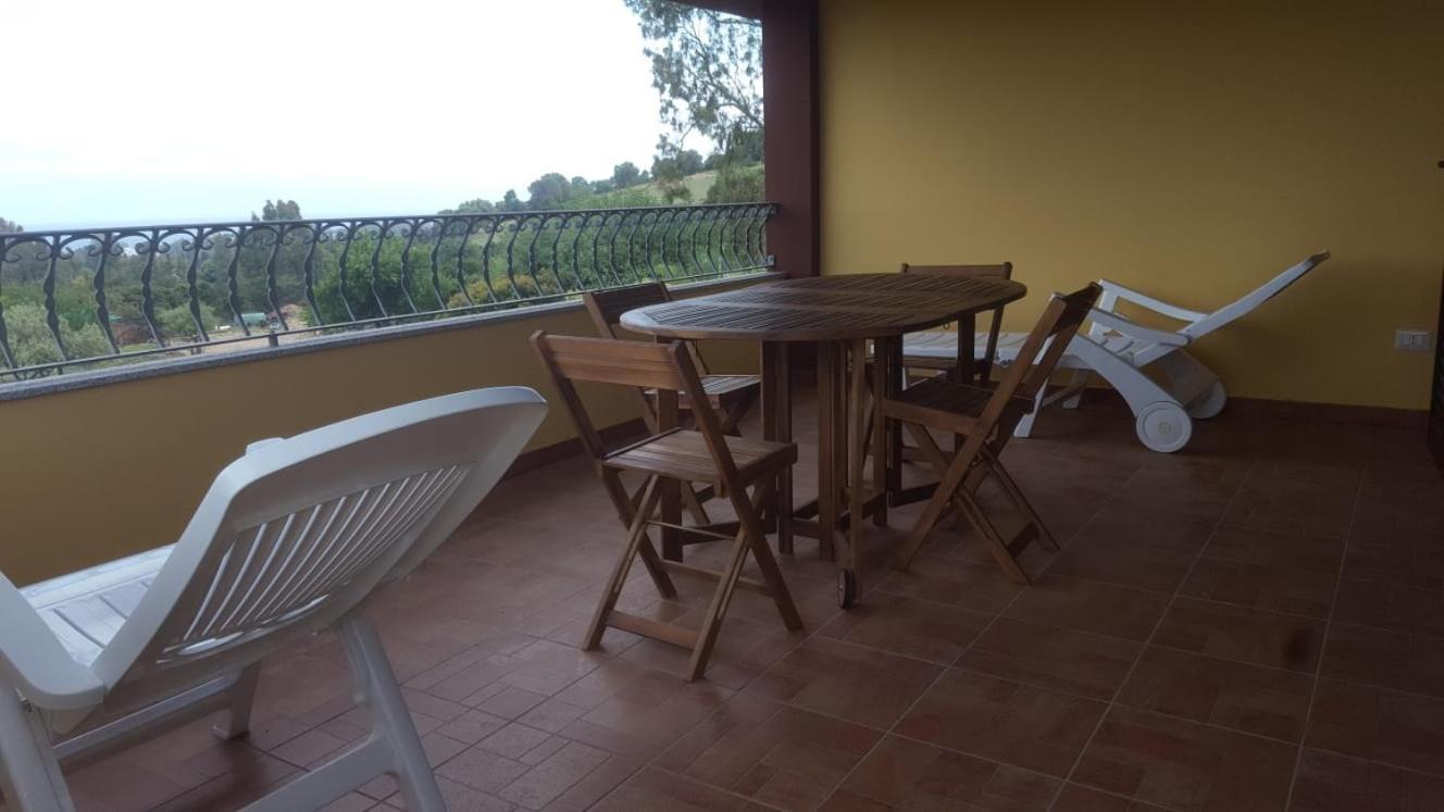 Appartamento In Splendido E Riservato Villaggio, Marina Di Tertenìa Exterior foto